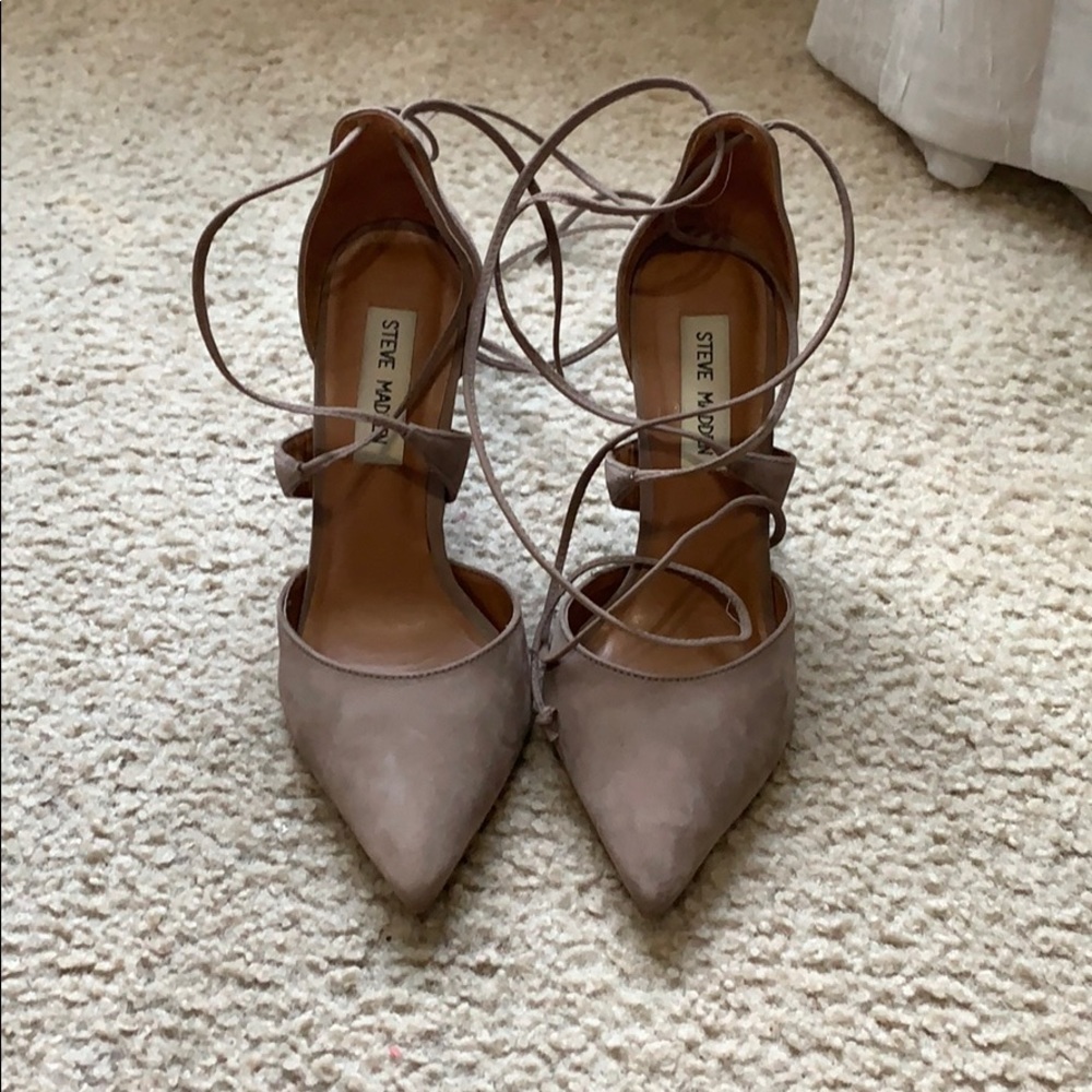 Super Cute STEVE MADDEN lace up heels